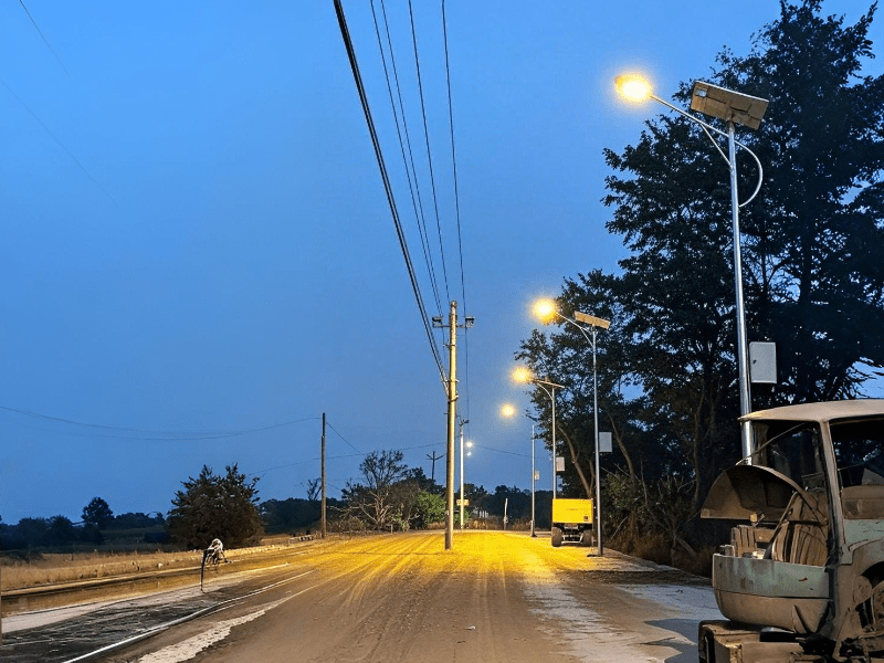 đèn đường năng lượng mặt trời