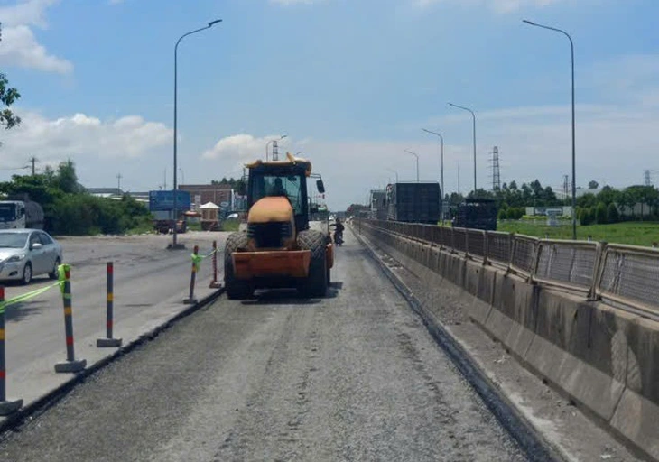 lắp đèn sửa chữa tuyến đường quốc lộ 1 - tỉnh Quảng Ngãi